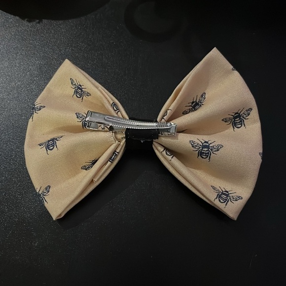 Bumble bee bow - Picture 2 of 4